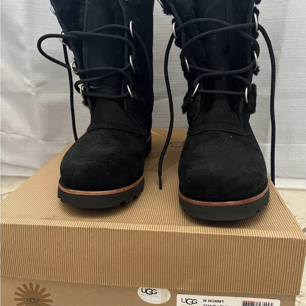 UGG Rommy 3219 Lace-Up Boot Black Size 8